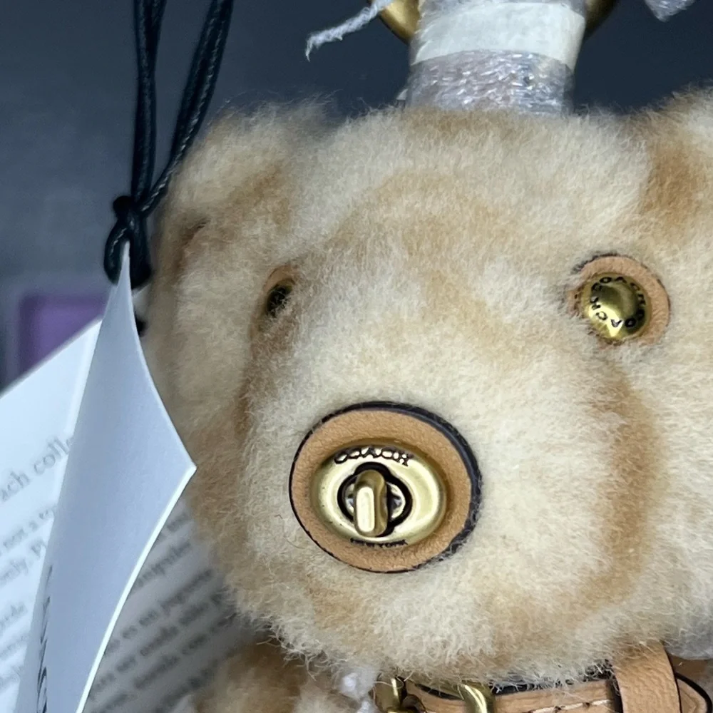 Coach BEAR BAG CHARM IN SIGNATURE SHEARLING